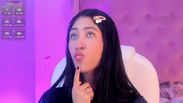 Snapshot of internett_sweetheart chatting on February 2026 05:37:01 AM internett sweetheart online show from February 2026 05:37:01 AM