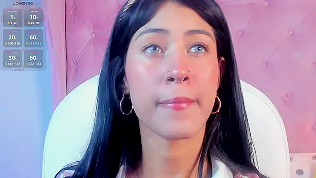 Snapshot of internett_sweetheart chatting on February 2026 04:45:01 AM internett sweetheart online show from February 2026 04:45:01 AM