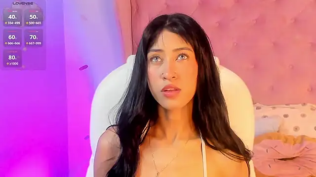 Snapshot of internett_sweetheart chatting on February 2026 04:41:02 AM internett sweetheart online show from February 2026 04:41:02 AM