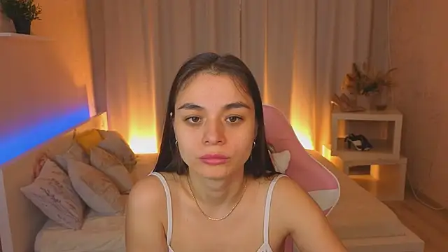 Snapshot of Kim_Bless chatting on May 2026 01:23:02 AM Kim Bless online show from May 2026 01:23:02 AM
