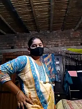 Hot Sweeti online show from April 2026 09:43:02 PM