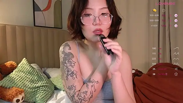 nullgirl online show from February 2026 02:56:02 AM