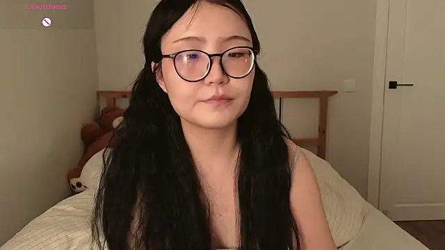 nullgirl online show from May 2026 11:55:01 PM