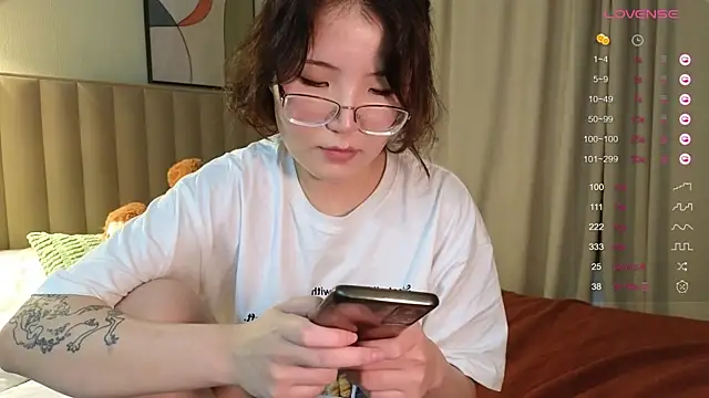 nullgirl online show from February 2026 02:45:01 AM