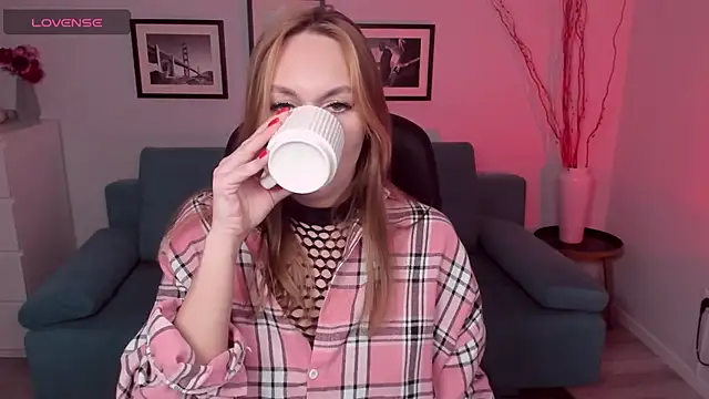 EvieMagical online show from April 2026 12:33:01 PM