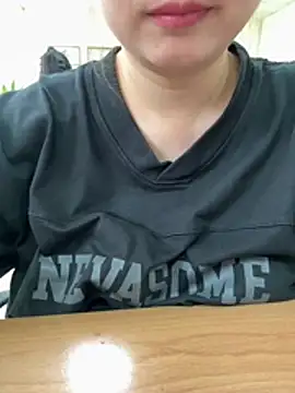 Donna9696 online show from June 2026 12:32:01 AM