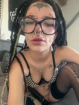 Snapshot of demonLamia chatting on June 2026 01:33:02 PM demonLamia online show from June 2026 01:33:02 PM