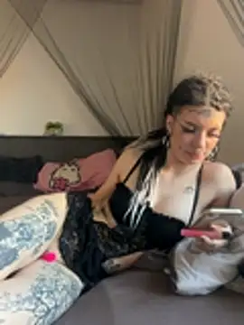 Snapshot of demonLamia chatting on May 2026 05:23:02 PM demonLamia online show from May 2026 05:23:02 PM