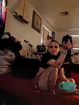 LadySn0w26 online show from April 2026 12:11:02 PM