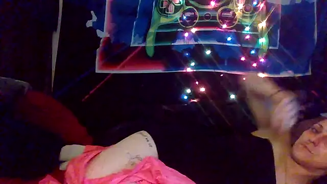 LadySn0w26 online show from May 2026 08:07:01 AM