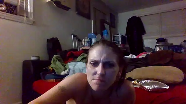 LadySn0w26 online show from May 2026 02:18:02 AM