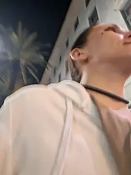 LadySn0w26 online show from April 2026 05:30:01 AM