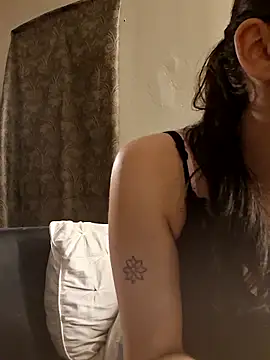 LadySn0w26 online show from April 2026 02:30:01 AM