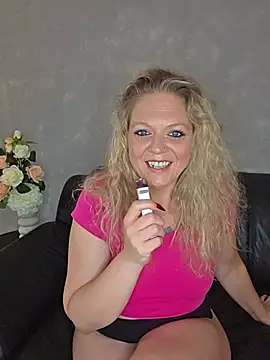Snapshot of Anna-Lustig chatting on June 2026 09:58:02 AM Anna-Lustig online show from June 2026 09:58:02 AM