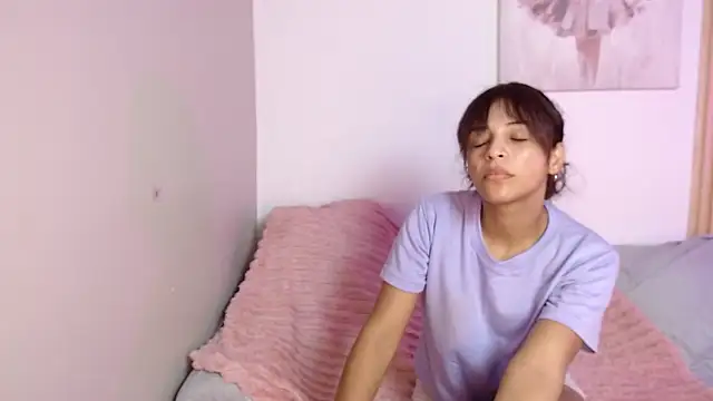 chloe peach  online show from May 2026 12:08:02 PM
