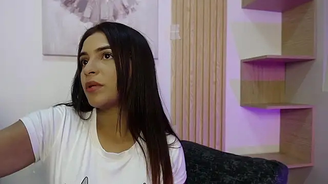 chloe peach  online show from January 2026 12:30:01 PM