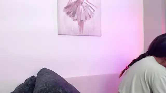 chloe peach  online show from January 2026 12:31:01 PM