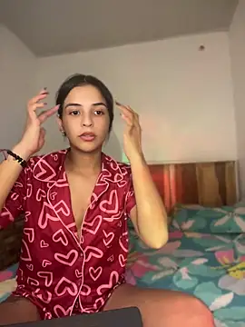 chloe peach  online show from April 2026 01:19:01 AM