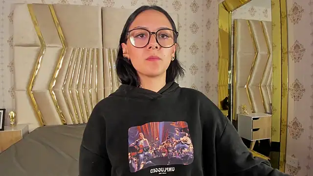 NiccolleHall online show from February 2026 01:39:01 AM