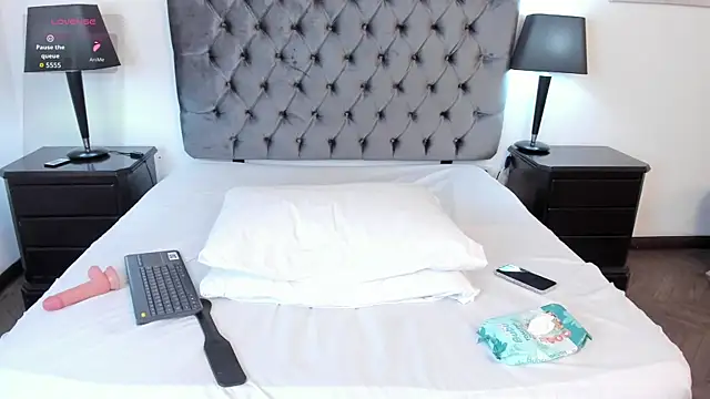 Kiri Black  online show from April 2026 04:08:02 AM