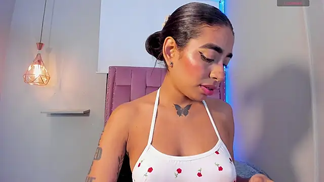 Snapshot of Scarlet_Vixen_ chatting on May 2026 03:47:01 AM Scarlet Vixen online show from May 2026 03:47:01 AM