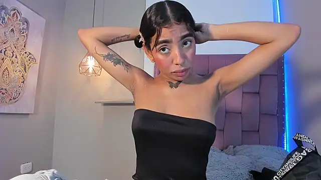 Scarlet Vixen  online show from March 2026 01:02:01 PM