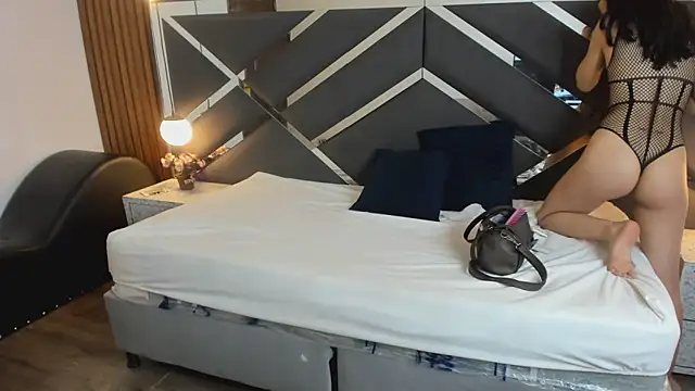 Ambarross  online show from March 2026 01:08:01 PM