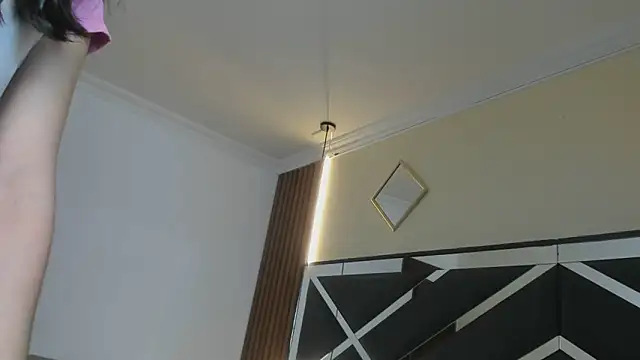 Ambarross  online show from March 2026 12:34:01 PM