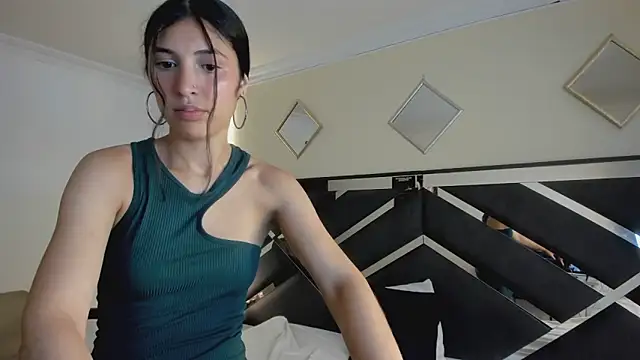 Ambarross  online show from April 2026 01:50:02 PM