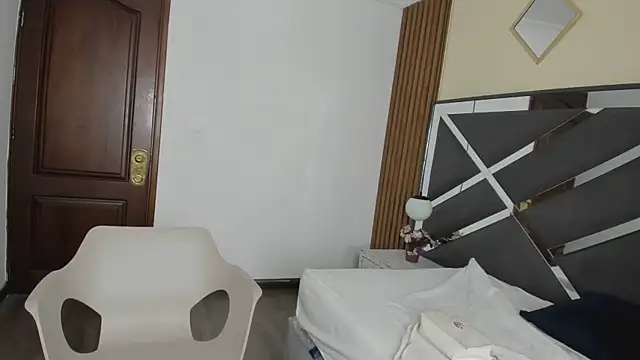 Snapshot of Ambarross_ chatting on February 2026 01:10:01 PM Ambarross online show from February 2026 01:10:01 PM