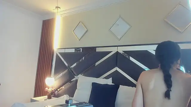 Ambarross  online show from April 2026 01:56:02 PM