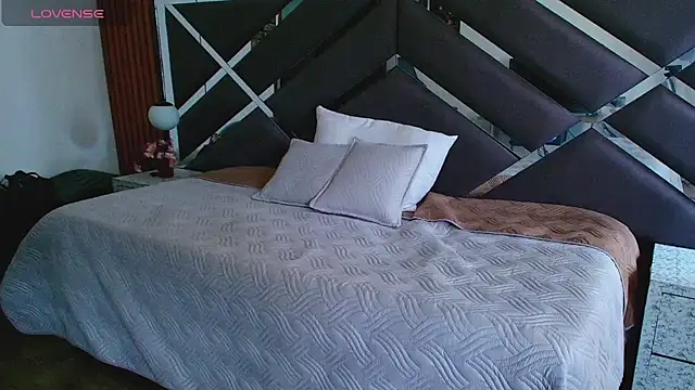 Ambarross  online show from May 2026 02:09:02 PM