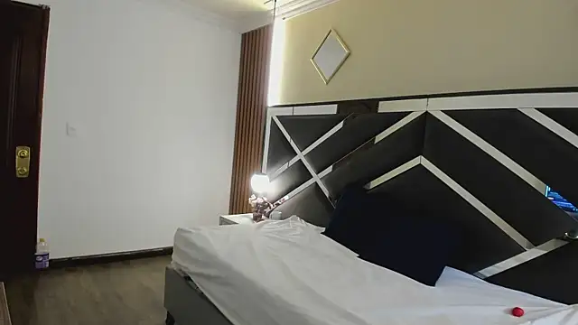 Snapshot of Ambarross_ chatting on February 2026 01:18:02 PM Ambarross online show from February 2026 01:18:02 PM