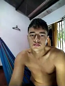 Snapshot of attractive-sexx chatting on February 2026 01:07:02 PM attractive-sexx online show from February 2026 01:07:02 PM