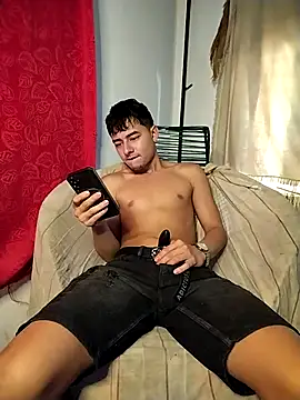 Snapshot of attractive-sexx chatting on February 2026 01:08:01 PM attractive-sexx online show from February 2026 01:08:01 PM