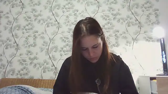 NyraLuna online show from May 2026 08:28:02 PM