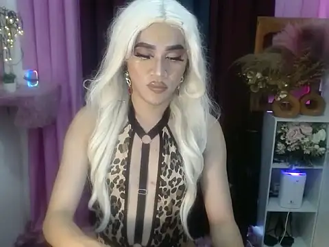 Snapshot of Kendalllust chatting on February 2026 03:53:01 PM Kendalllust online show from February 2026 03:53:01 PM