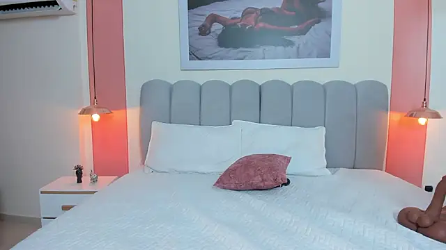 EmmaBoyd online show from February 2026 11:43:02 AM