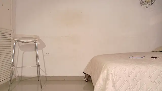 sofia laverde online show from February 2026 07:45:01 PM