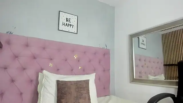 amber  moon1 online show from January 2026 07:17:01 PM