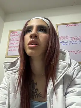 Snapshot of elodie_rouge chatting on April 2026 05:30:01 PM elodie rouge online show from April 2026 05:30:01 PM
