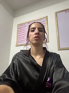 Snapshot of elodie_rouge chatting on May 2026 12:18:02 AM elodie rouge online show from May 2026 12:18:02 AM