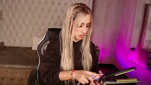 elodie rouge online show from April 2026 07:29:04 PM