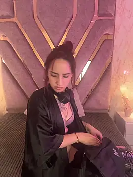 elodie rouge online show from April 2026 11:49:02 AM