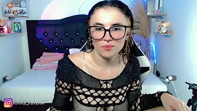 AriaDark online show from April 2026 09:07:02 PM