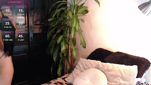 Snapshot of Mia_Volkova_ chatting on May 2026 03:22:02 PM Mia Volkova online show from May 2026 03:22:02 PM