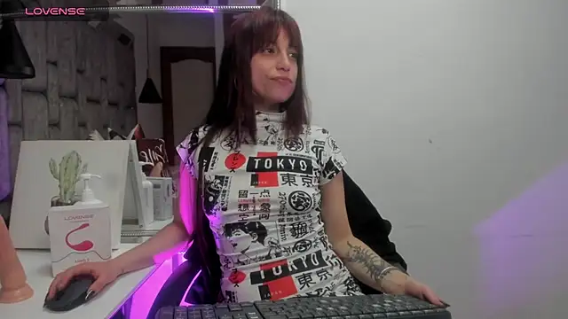 JenniQ69 online show from July 2026 08:17:01 PM