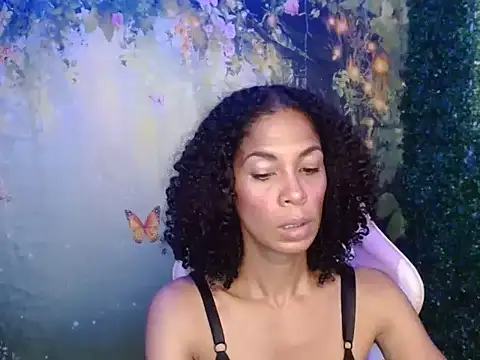 Snapshot of rosa_skinny chatting on April 2026 07:09:02 PM rosa skinny online show from April 2026 07:09:02 PM