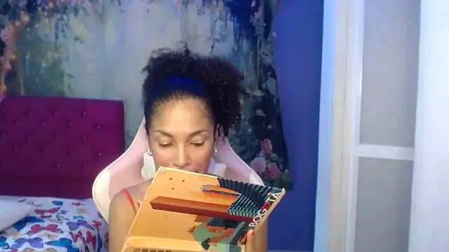 Snapshot of rosa_skinny chatting on June 2026 01:39:02 PM rosa skinny online show from June 2026 01:39:02 PM