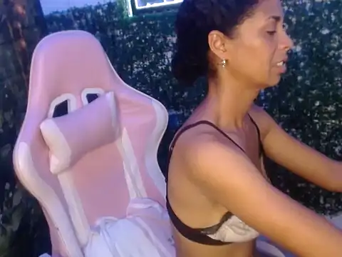Snapshot of rosa_skinny chatting on June 2026 06:30:01 PM rosa skinny online show from June 2026 06:30:01 PM